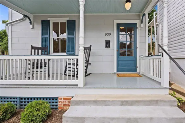 939 & 941 BEVERLEY ST W, Staunton, VA 24401