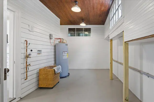 939 & 941 BEVERLEY ST W, Staunton, VA 24401