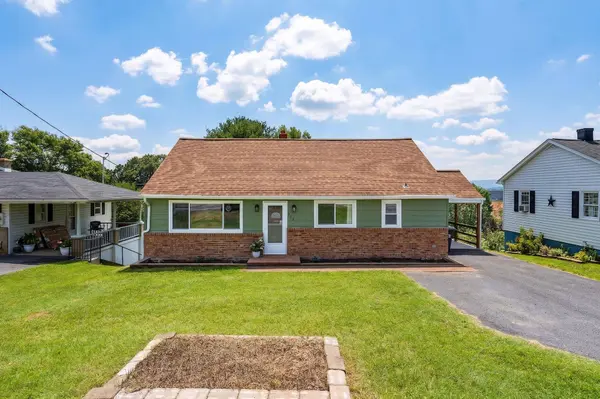 372 FRONTIER DR, Staunton, VA 24401