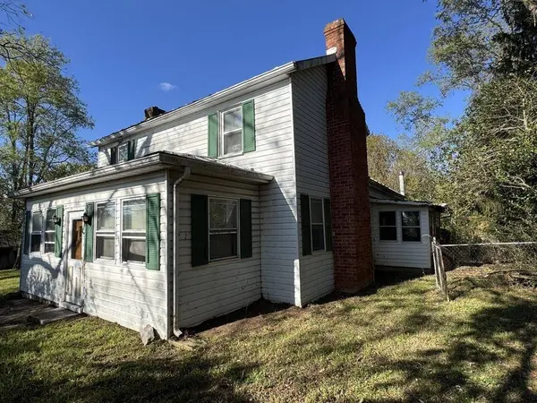 21 SUGAR LOAF RD, Staunton, VA 24401