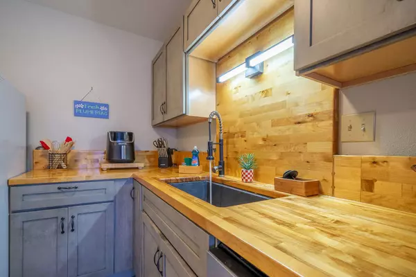 33 HUALALAI  ST #304, Hilo, HI 96720