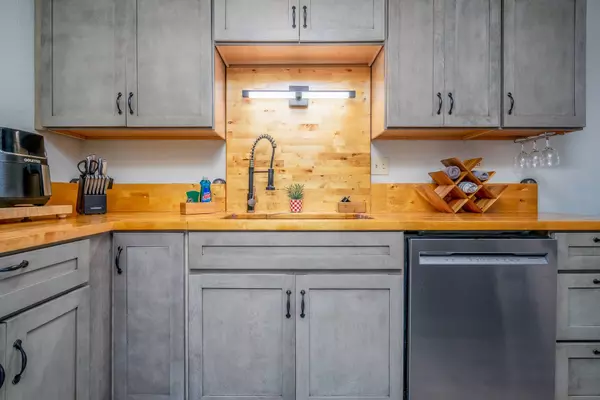 33 HUALALAI  ST #304, Hilo, HI 96720