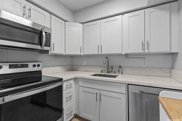 929 Ahana ST #201, Honolulu, HI 96814