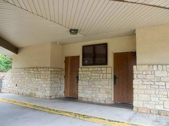 5629 Bridgetown Rd, Cincinnati, OH 45248