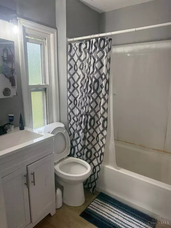 423 Arlington Ave, Lockland, OH 45215