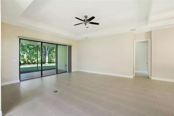 13820 Luna DR, Naples, FL 34109