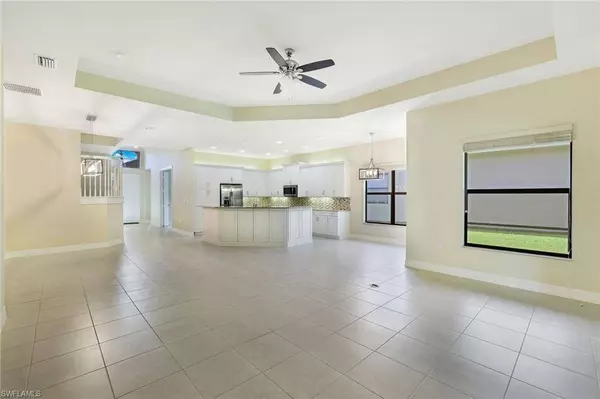 13820 Luna DR, Naples, FL 34109