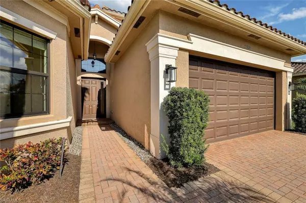 13820 Luna DR, Naples, FL 34109