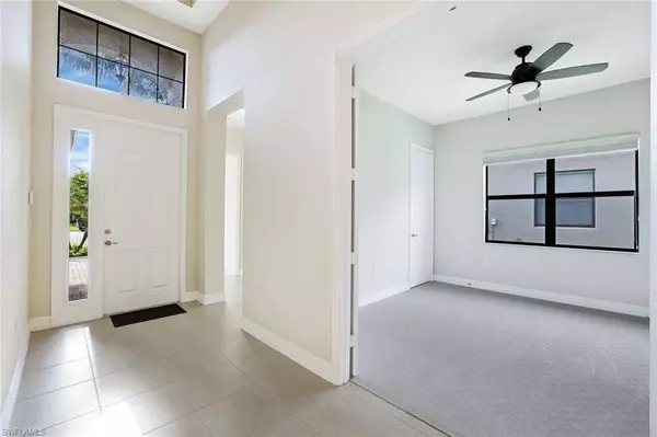 13820 Luna DR, Naples, FL 34109