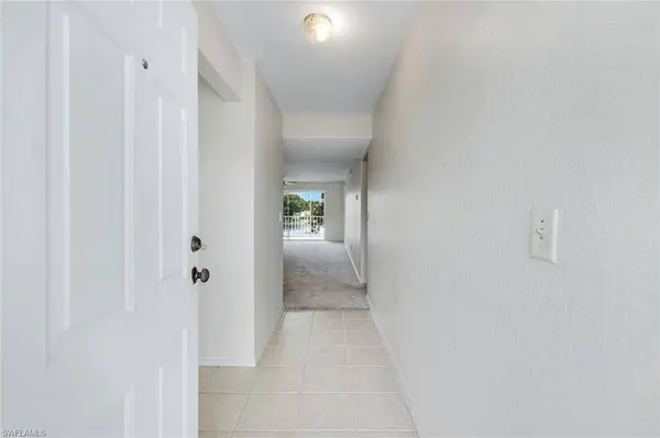 9580 Victoria LN #205, Naples, FL 34109