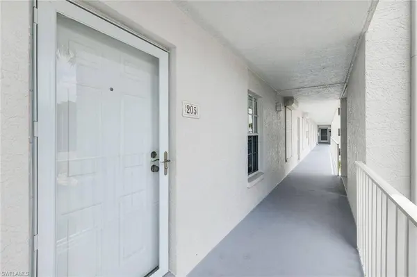 9580 Victoria LN #205, Naples, FL 34109