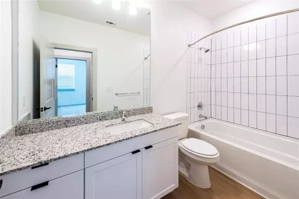 319 Fort Bend Drive DR, Missouri City, TX 77459