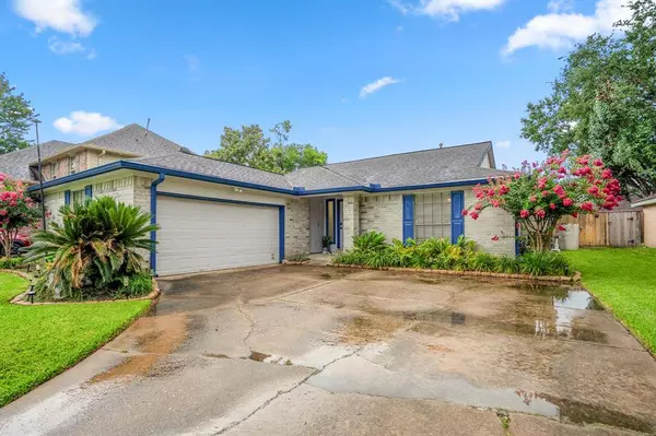 1003 Sugarfield CT, Sugar Land, TX 77498