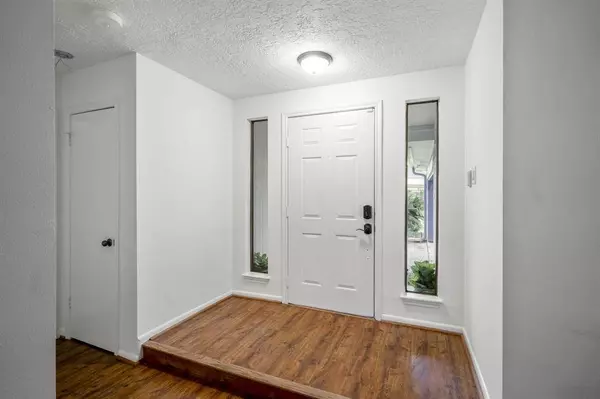 1003 Sugarfield CT, Sugar Land, TX 77498