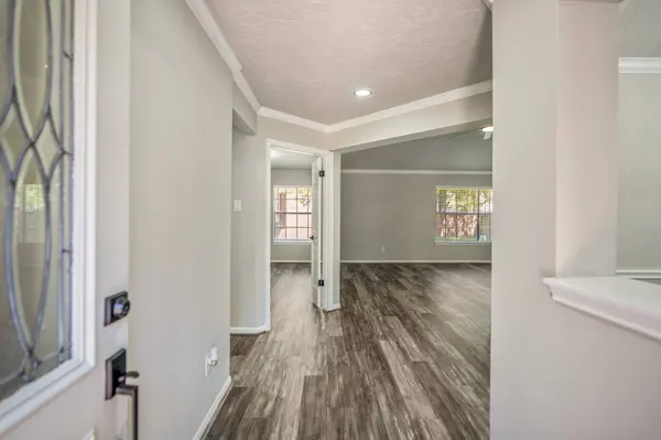 1406 Briarbend DR, Sugar Land, TX 77479