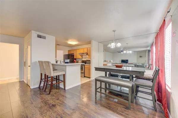 8245 Creekbend DR, Houston, TX 77071