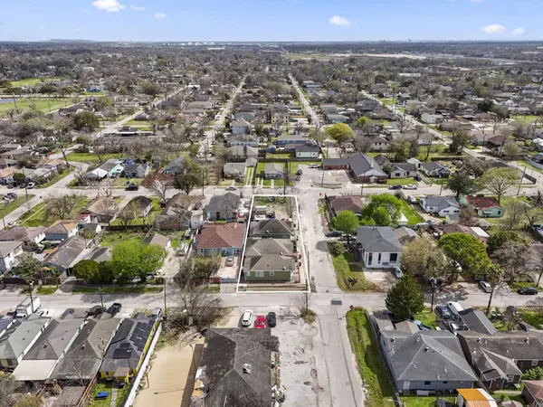 3501 Sarah ST, Houston, TX 77026