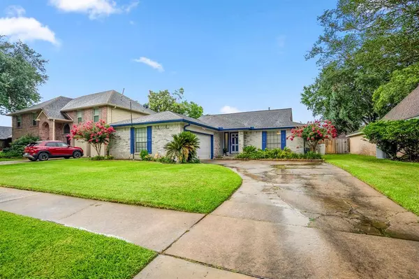 1003 Sugarfield CT, Sugar Land, TX 77498