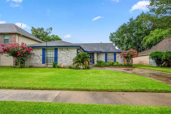 1003 Sugarfield CT, Sugar Land, TX 77498