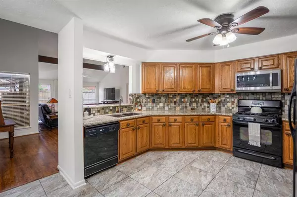 1003 Sugarfield CT, Sugar Land, TX 77498