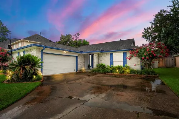 1003 Sugarfield CT, Sugar Land, TX 77498