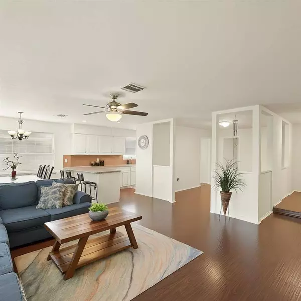 411 Pickford DR, Katy, TX 77450