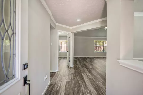 1406 Briarbend DR, Sugar Land, TX 77479