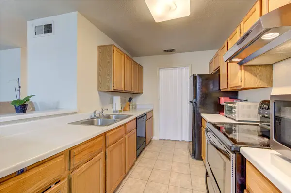 8245 Creekbend DR, Houston, TX 77071