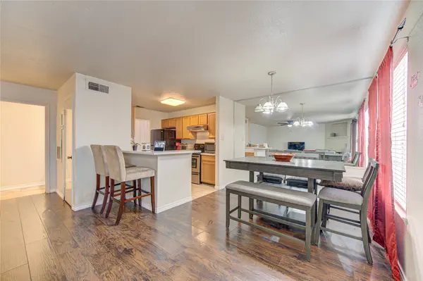 8245 Creekbend DR, Houston, TX 77071