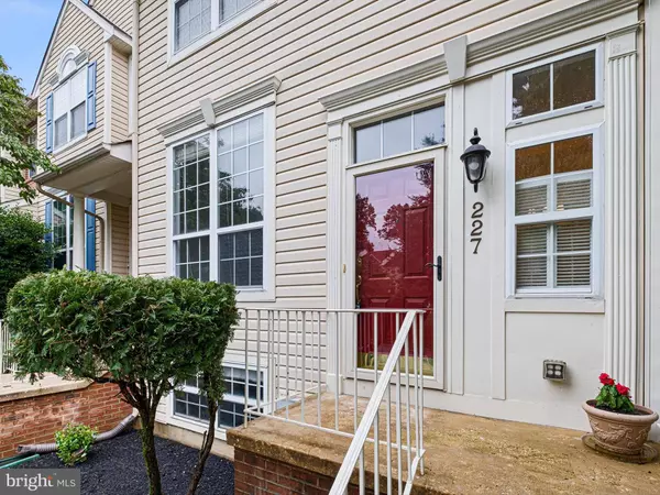 227 CAYMAN CT, Wilmington, DE 19808