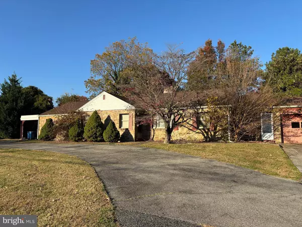 207 ROLLING GREEN AVE, New Castle, DE 19720