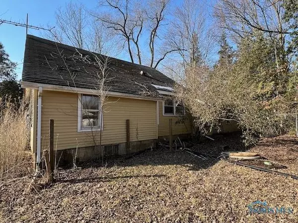 636 3rd ST, Liberty Center, OH 43532