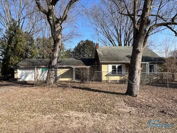 636 3rd ST, Liberty Center, OH 43532