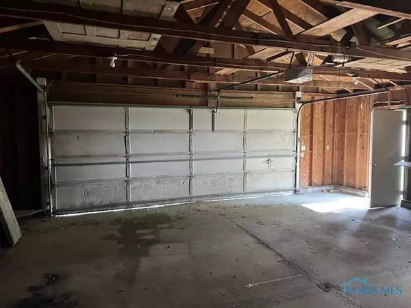 714 E State Route 101, Clyde, OH 43420