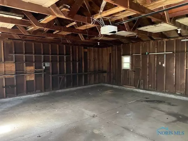 714 E State Route 101, Clyde, OH 43420