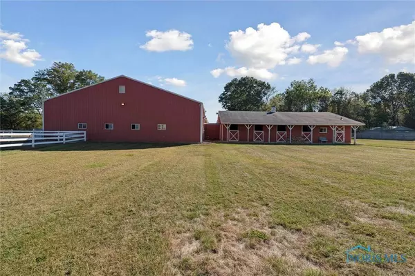 12220 Monclova RD, Swanton, OH 43558