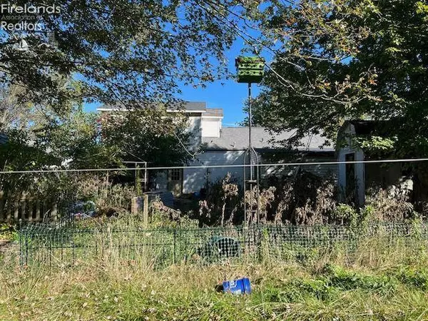 3652 W Harbor RD, Port Clinton, OH 43452