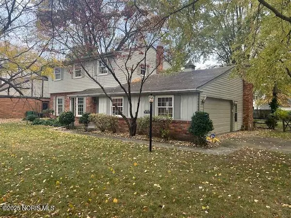 5743 E Candlestick CT, Toledo, OH 43615