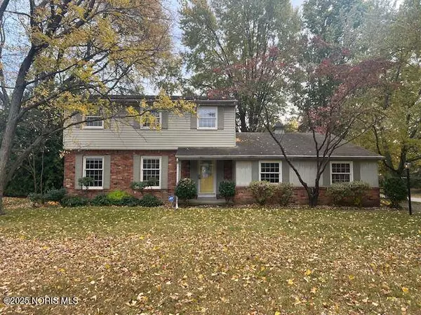 5743 E Candlestick CT, Toledo, OH 43615