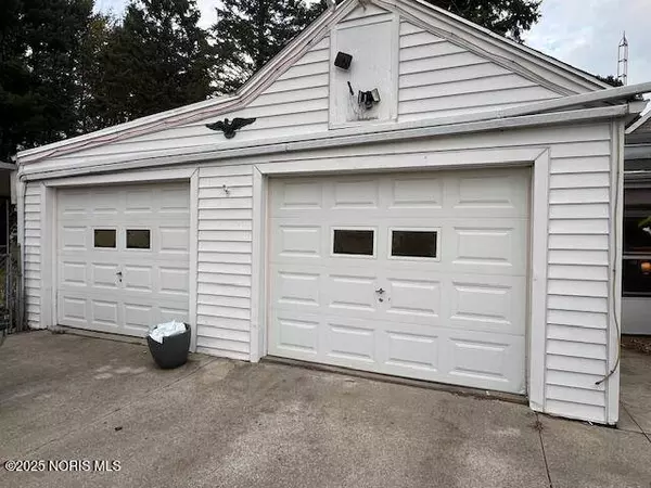 201 Elmwood AVE, Delta, OH 43515