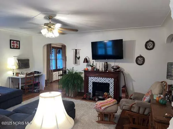 201 Elmwood AVE, Delta, OH 43515