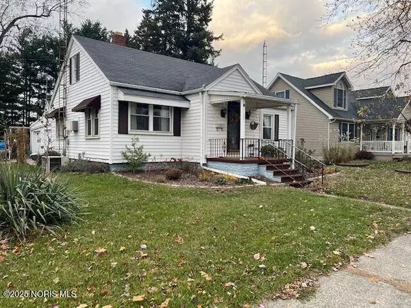 201 Elmwood AVE, Delta, OH 43515