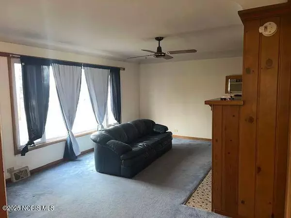 511 W Maumee AVE, Napoleon, OH 43545