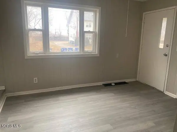 1925 Airline AVE, Toledo, OH 43609