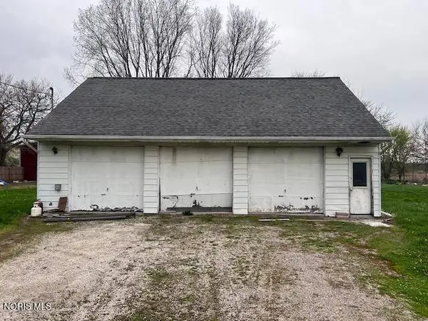 22899 W Hellwig RD, Genoa, OH 43430