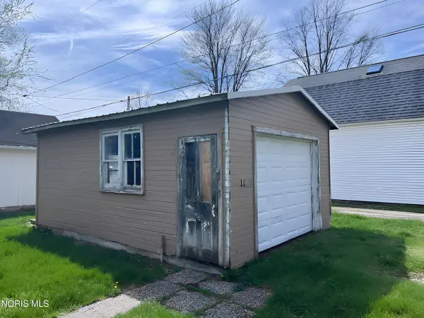 211 N Garfield ST, Bloomdale, OH 44817