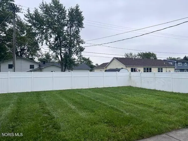 385 Latchaw ST, Defiance, OH 43512