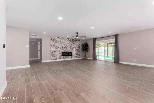 7232 W SUNNYSIDE Drive, Peoria, AZ 85345