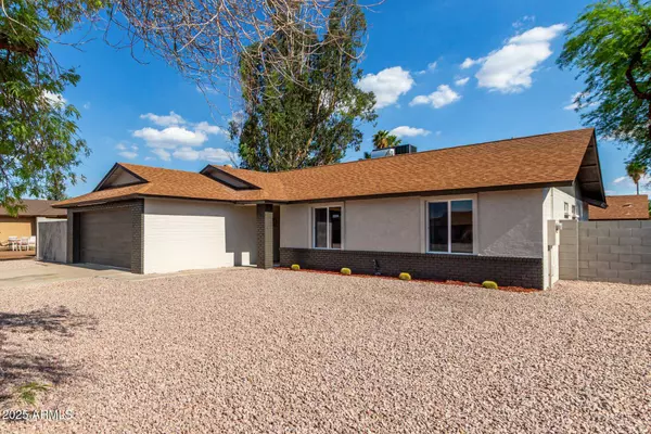 6751 W CAMERON Drive, Peoria, AZ 85345