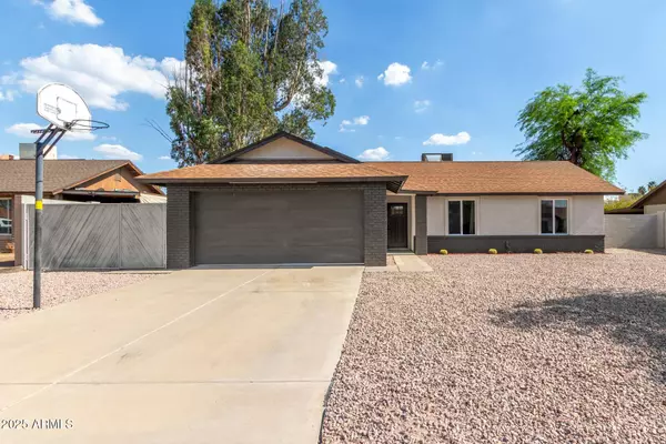 6751 W CAMERON Drive, Peoria, AZ 85345